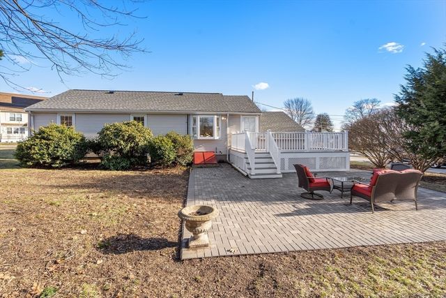 31 Potter Rd, Waltham, MA 02453