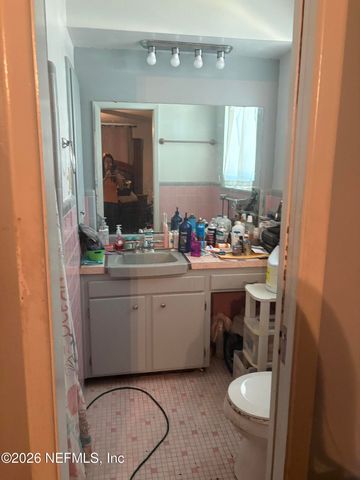 1311 GRANVDIEW Drive, Jacksonville, FL 32211