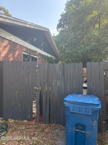 1311 GRANVDIEW Drive, Jacksonville, FL 32211