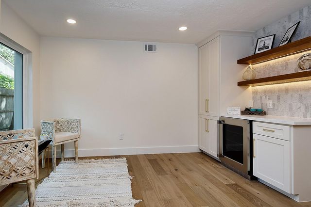 16 Crinkleroot Court, The Woodlands, TX 77380