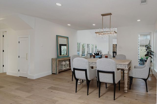 16 Crinkleroot Court, The Woodlands, TX 77380