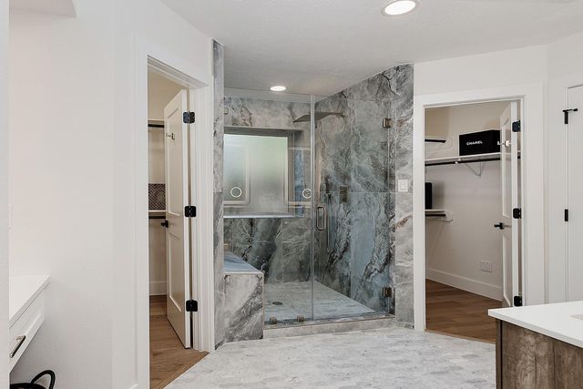 16 Crinkleroot Court, The Woodlands, TX 77380