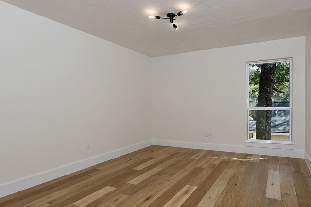 16 Crinkleroot Court, The Woodlands, TX 77380