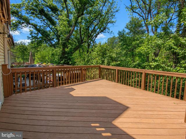 326 BRIGADE CT, Chesterbrook, PA 19087