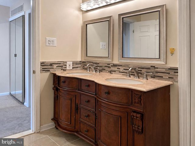 326 BRIGADE CT, Chesterbrook, PA 19087