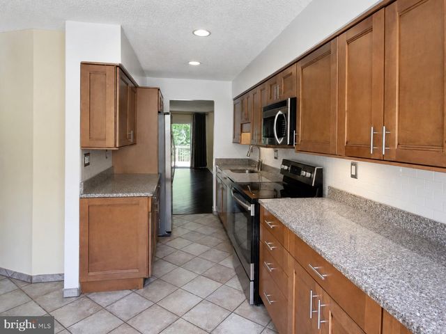 326 BRIGADE CT, Chesterbrook, PA 19087