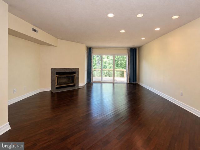 326 BRIGADE CT, Chesterbrook, PA 19087