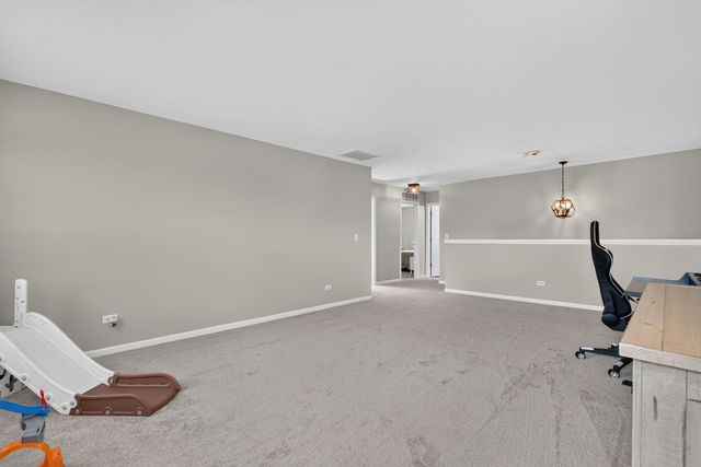 25102 Presidential Avenue, Plainfield, IL 60544