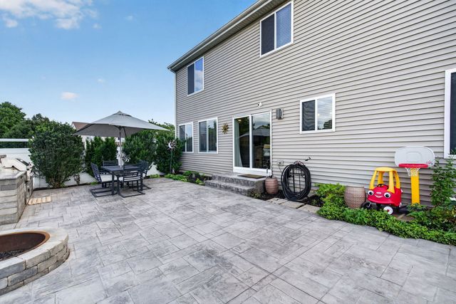 25102 Presidential Avenue, Plainfield, IL 60544