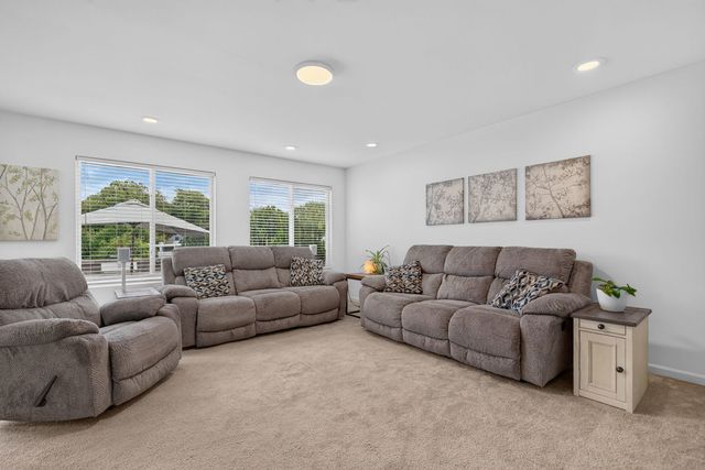 25102 Presidential Avenue, Plainfield, IL 60544