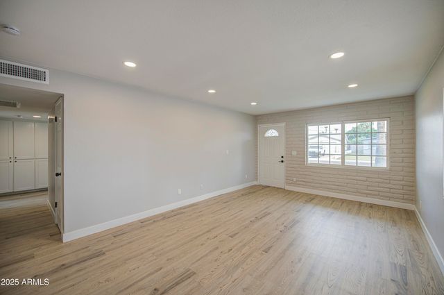 3238 W ALTADENA Avenue, Phoenix, AZ 85029