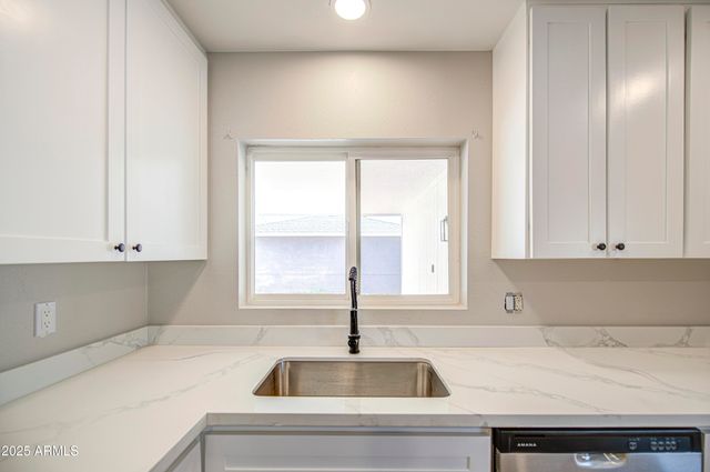 3238 W ALTADENA Avenue, Phoenix, AZ 85029