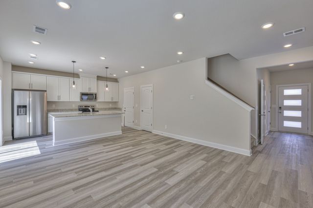 1753 Flora Grove, Hermitage, TN 37076