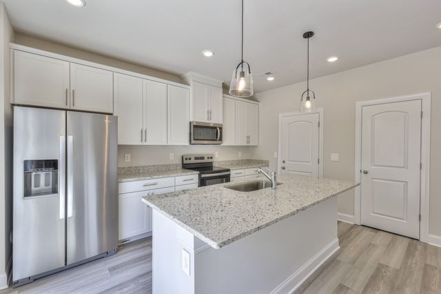 1753 Flora Grove, Hermitage, TN 37076