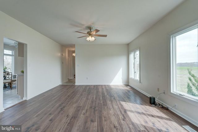 284 PALMER DR, Lottsburg, VA 22511