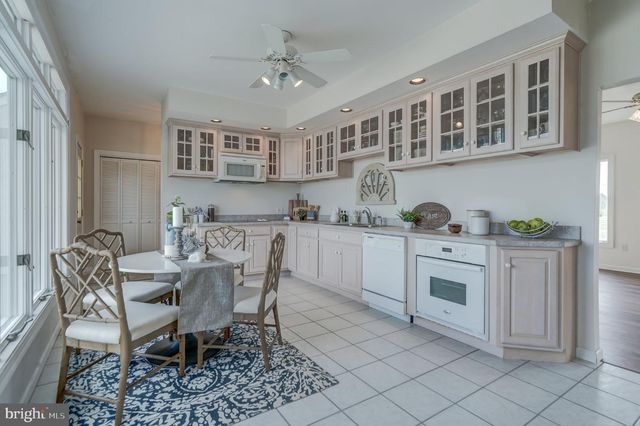 284 PALMER DR, Lottsburg, VA 22511