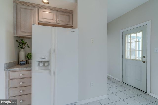 284 PALMER DR, Lottsburg, VA 22511