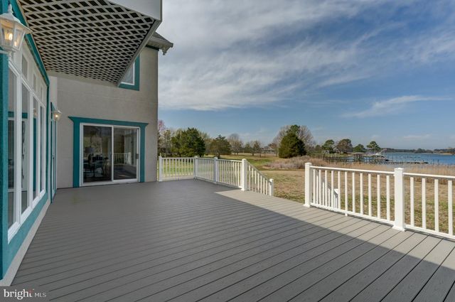 284 PALMER DR, Lottsburg, VA 22511
