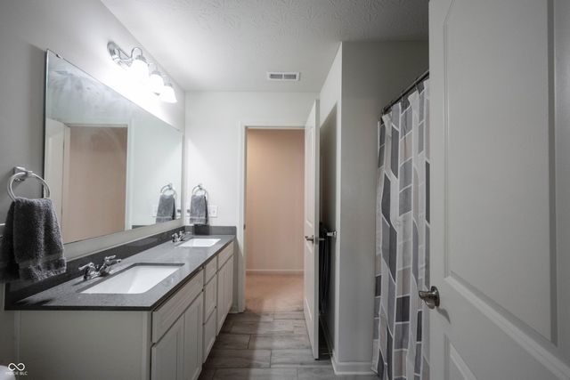 13530 Longrise Lane, Fishers, IN 46037