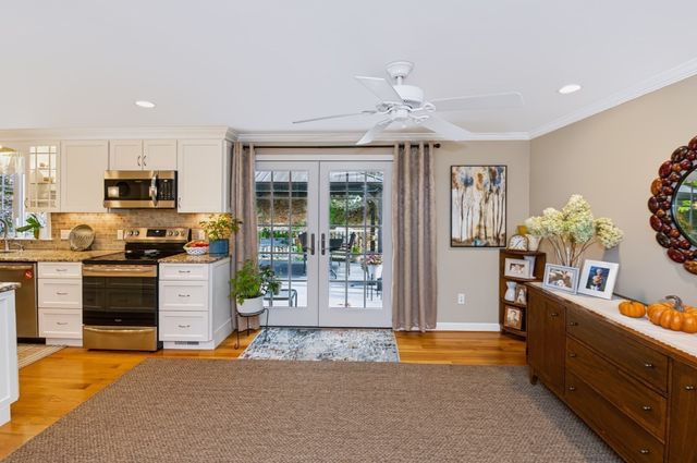 44 Clark Rd, Sturbridge, MA 01518