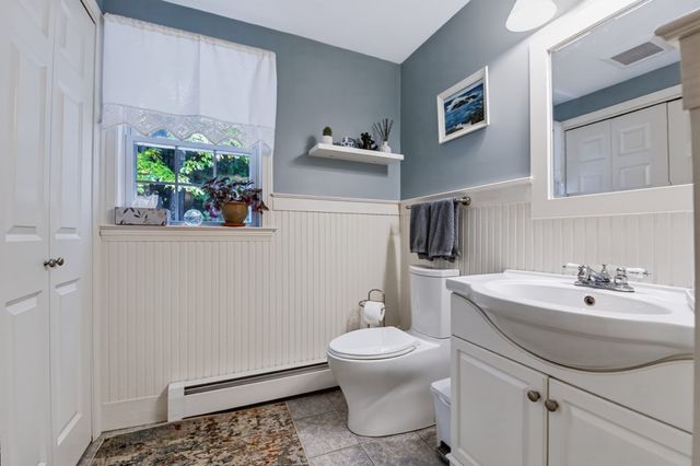 44 Clark Rd, Sturbridge, MA 01518
