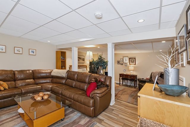 44 Clark Rd, Sturbridge, MA 01518