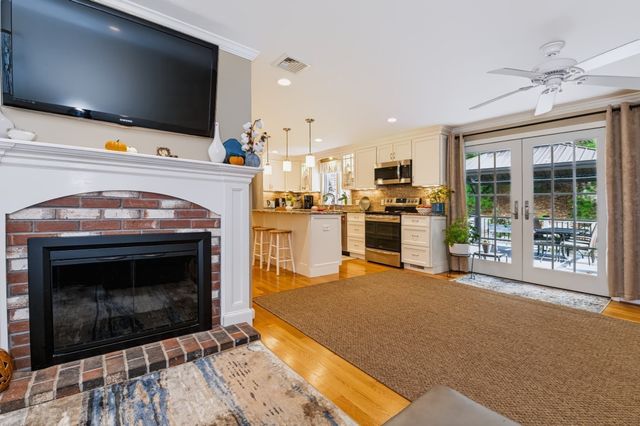 44 Clark Rd, Sturbridge, MA 01518
