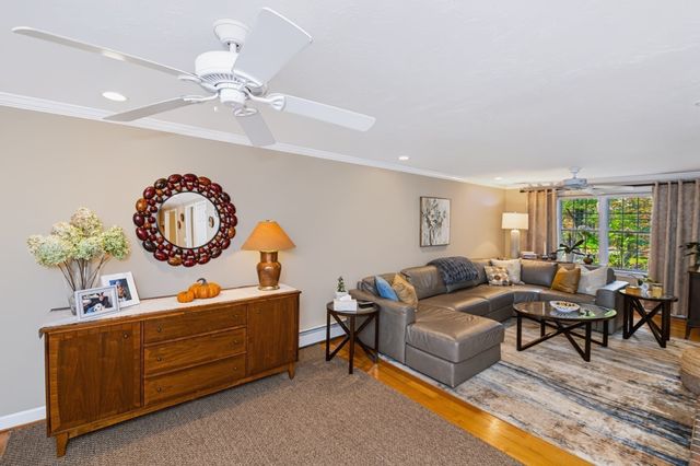 44 Clark Rd, Sturbridge, MA 01518