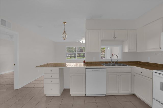 1349 E WISCONSIN AVENUE, Deland, FL 32724