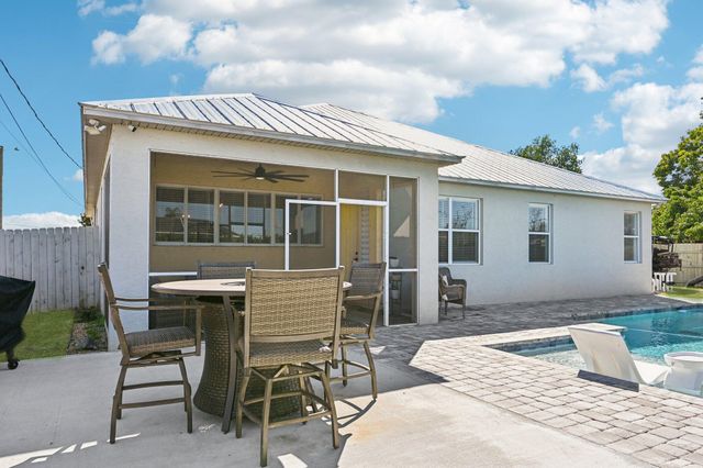 941 SW Mcelroy Avenue, Port St. Lucie, Port St Lucie, FL 34953