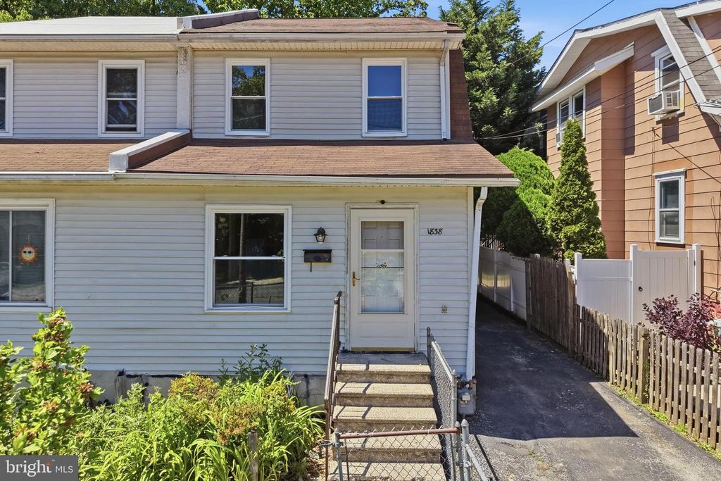 1838 SHALLCROSS AVE, Folcroft, PA 19032