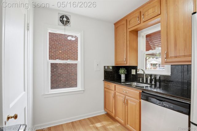 10040 Marion, Redford Charter Township, MI 48239