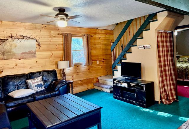 11164 N Merrillville Road, Eden Twp, MI 49644