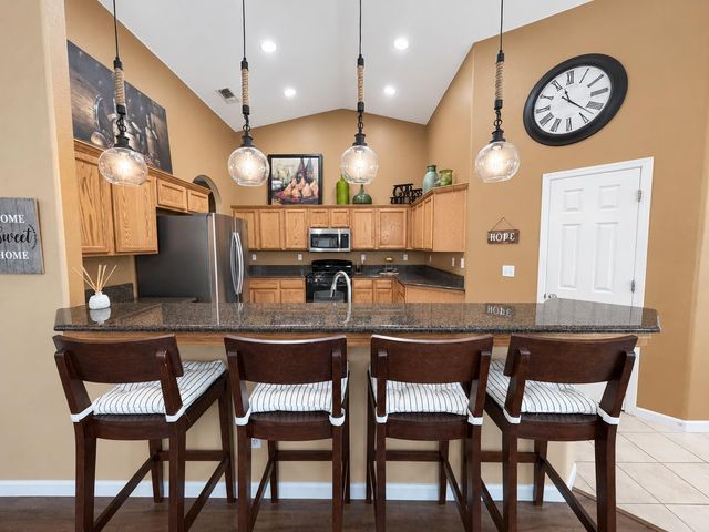 174 S Apricot Avenue, Fresno, CA 93727