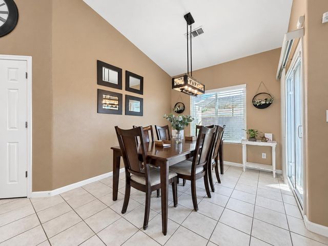 174 S Apricot Avenue, Fresno, CA 93727