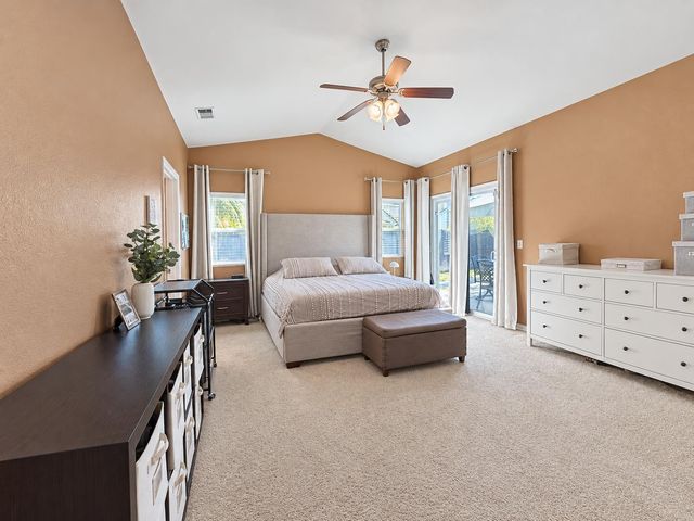 174 S Apricot Avenue, Fresno, CA 93727