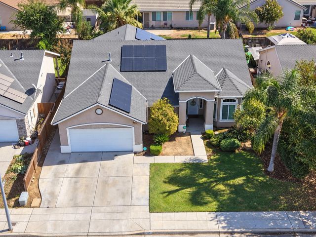 174 S Apricot Avenue, Fresno, CA 93727