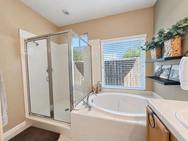 174 S Apricot Avenue, Fresno, CA 93727