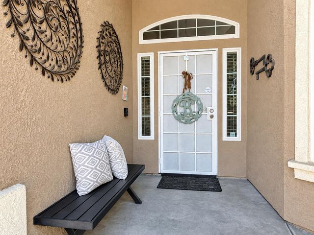 174 S Apricot Avenue, Fresno, CA 93727