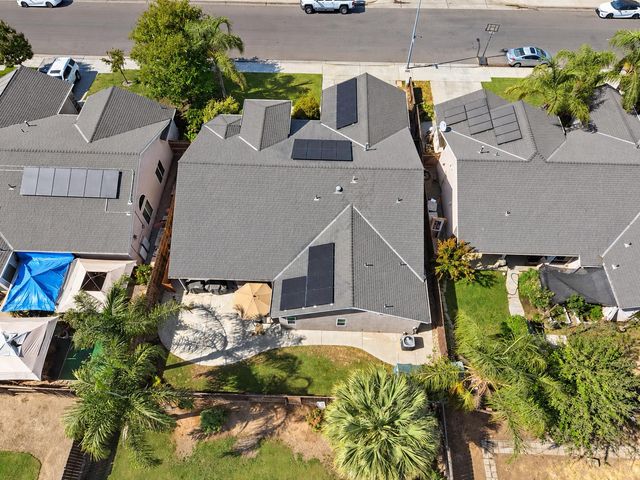 174 S Apricot Avenue, Fresno, CA 93727