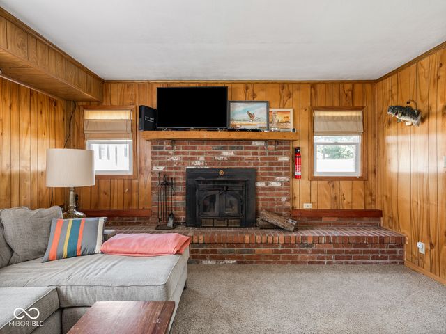 8691 S Slevins Drive, Nineveh, IN 46164