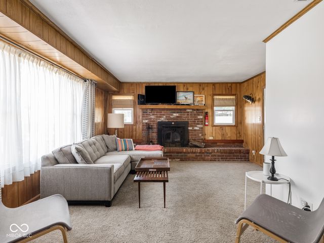 8691 S Slevins Drive, Nineveh, IN 46164