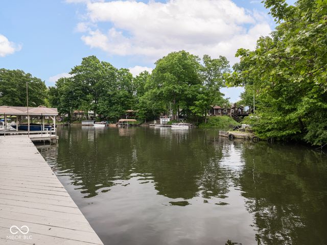 8691 S Slevins Drive, Nineveh, IN 46164