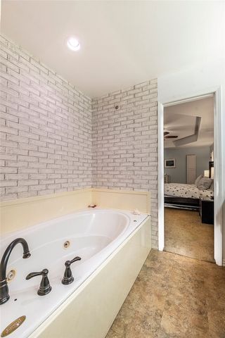1111 Flamingo Road, Rogers, AR 72756
