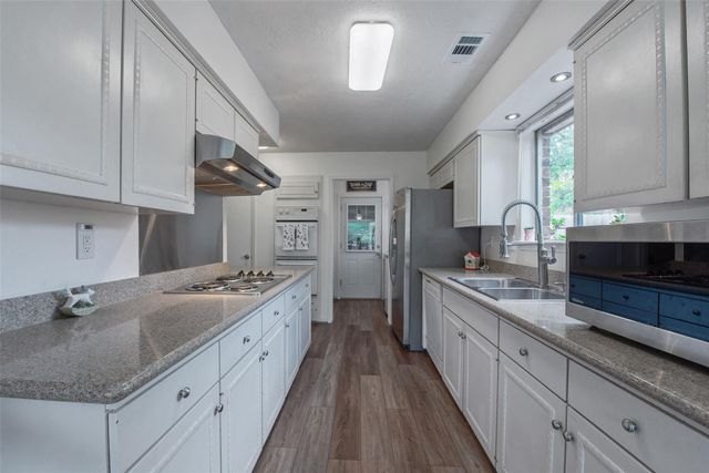 16111 La Cabana Drive, Houston, TX 77062