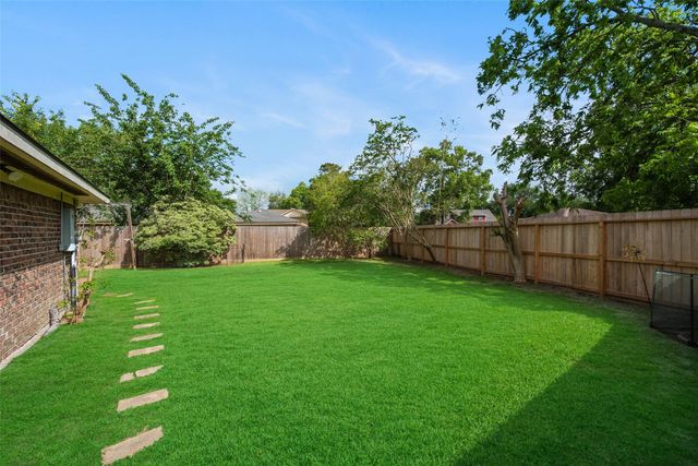 16111 La Cabana Drive, Houston, TX 77062