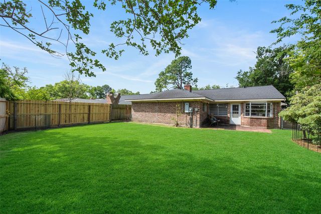 16111 La Cabana Drive, Houston, TX 77062