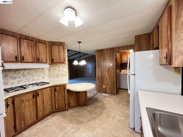 4141 Deep Creek Rd 212, Fremont, CA 94555