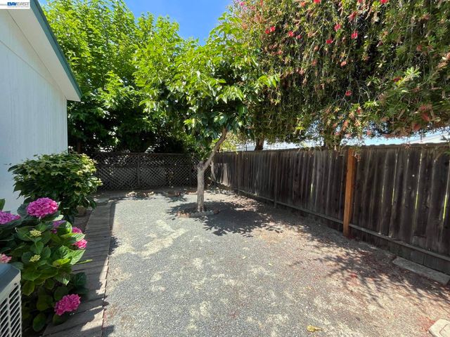 4141 Deep Creek Rd 212, Fremont, CA 94555
