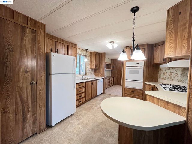 4141 Deep Creek Rd 212, Fremont, CA 94555